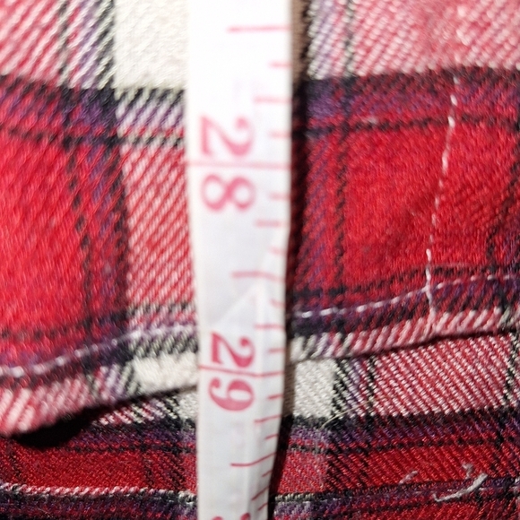 An Ocean Coast micro-flannel long sleeve button-down men's shirt in a medium. - Picture 6 of 7